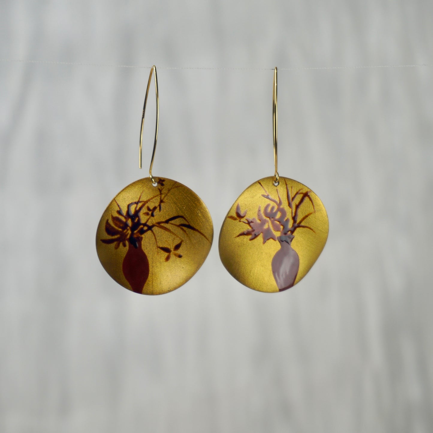 Red Lacquer Flower Gold Earrings