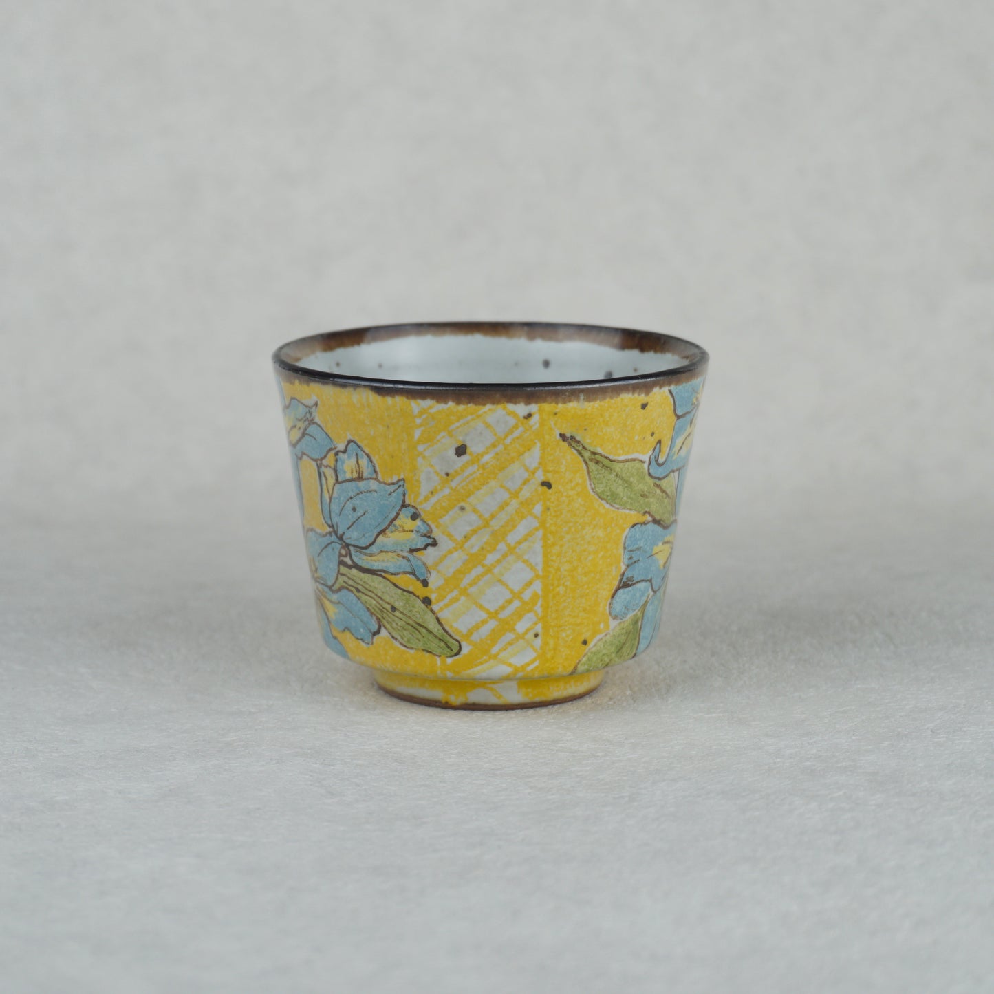 Lily Yellow Handheld Mug