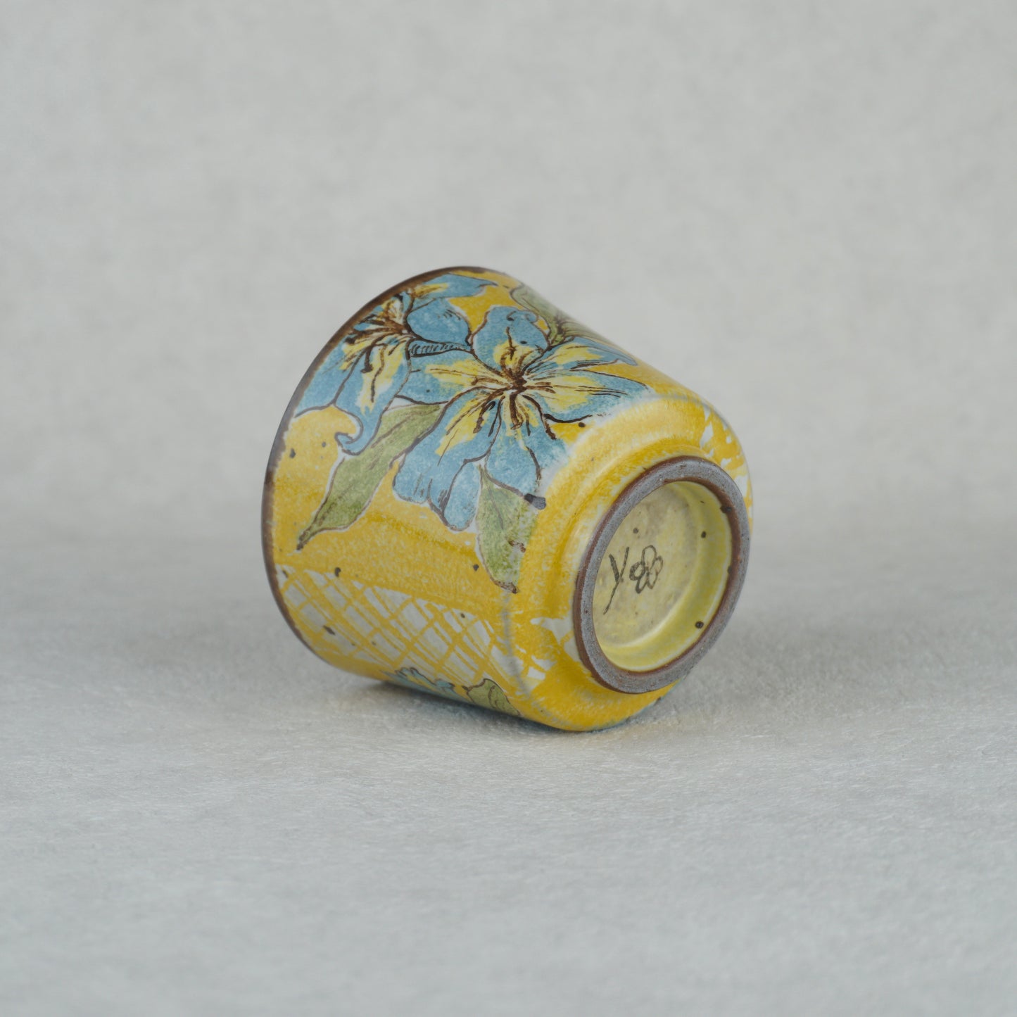 Lily Yellow Handheld Mug