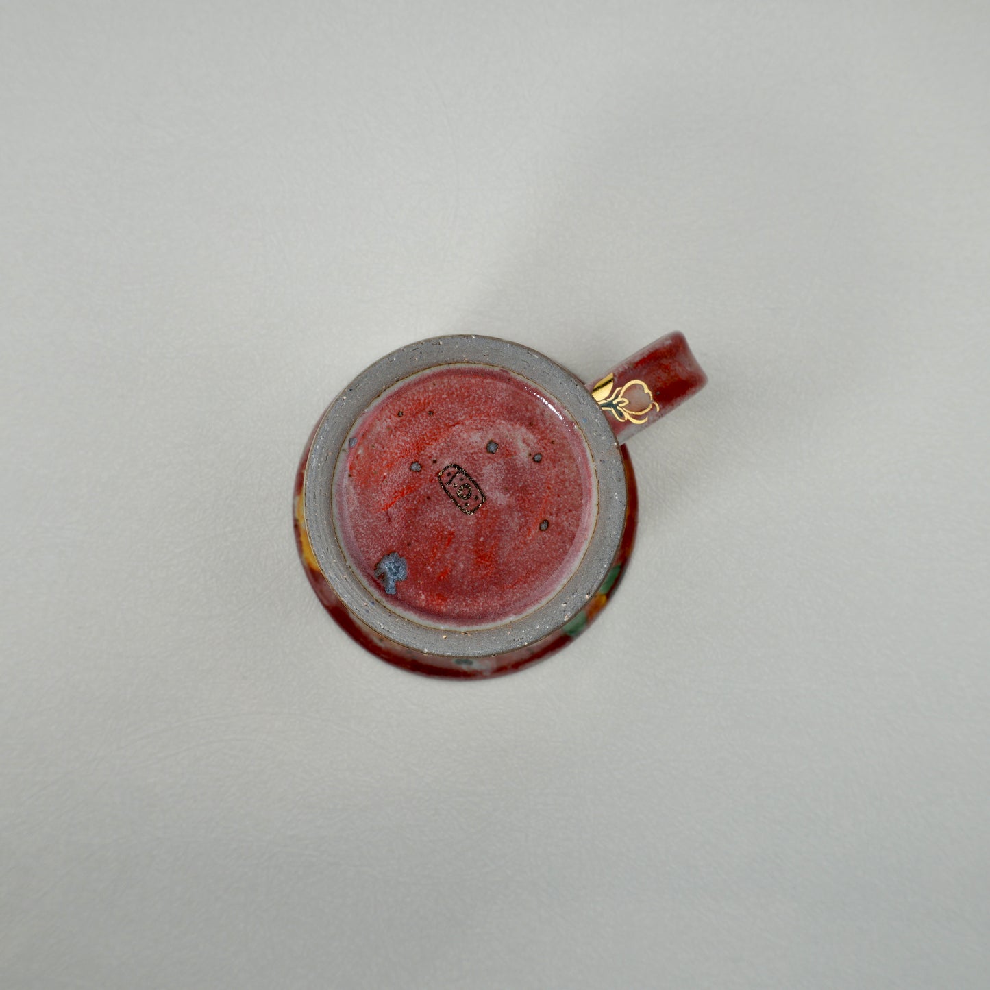 Burgundy Mug Rim Design