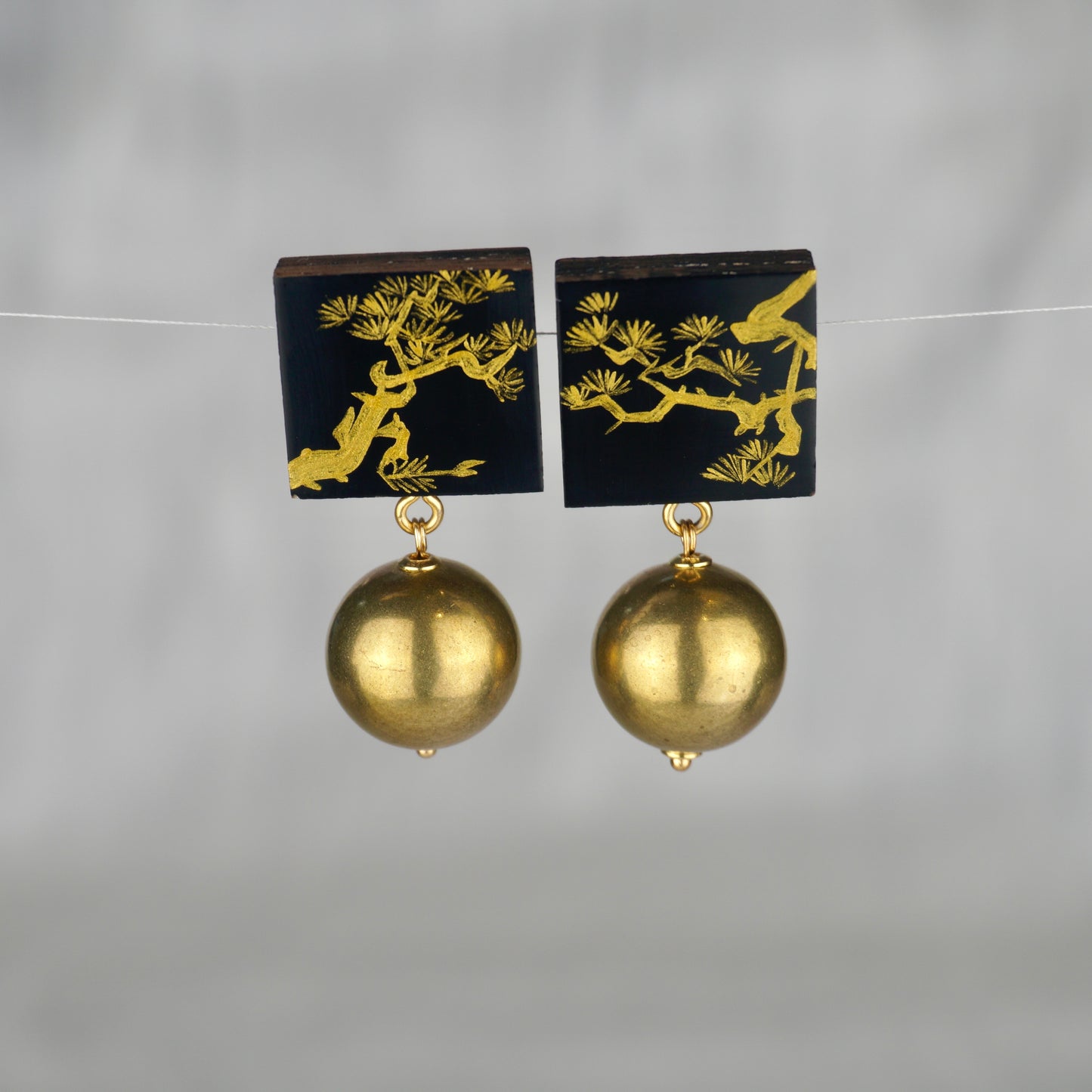 Lacquer Golden Pine Tree Black Stud Earrings