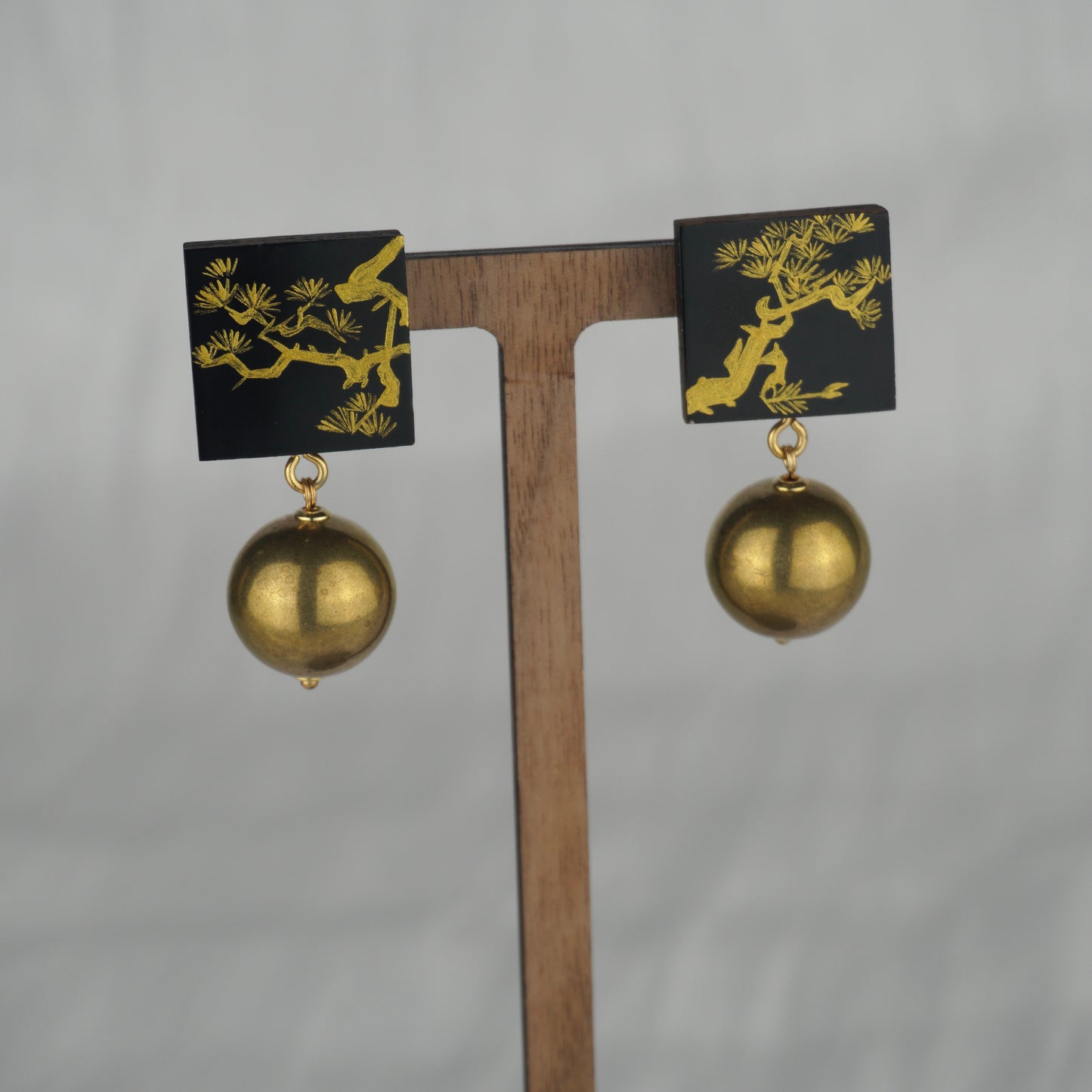 Lacquer Golden Pine Tree Black Stud Earrings