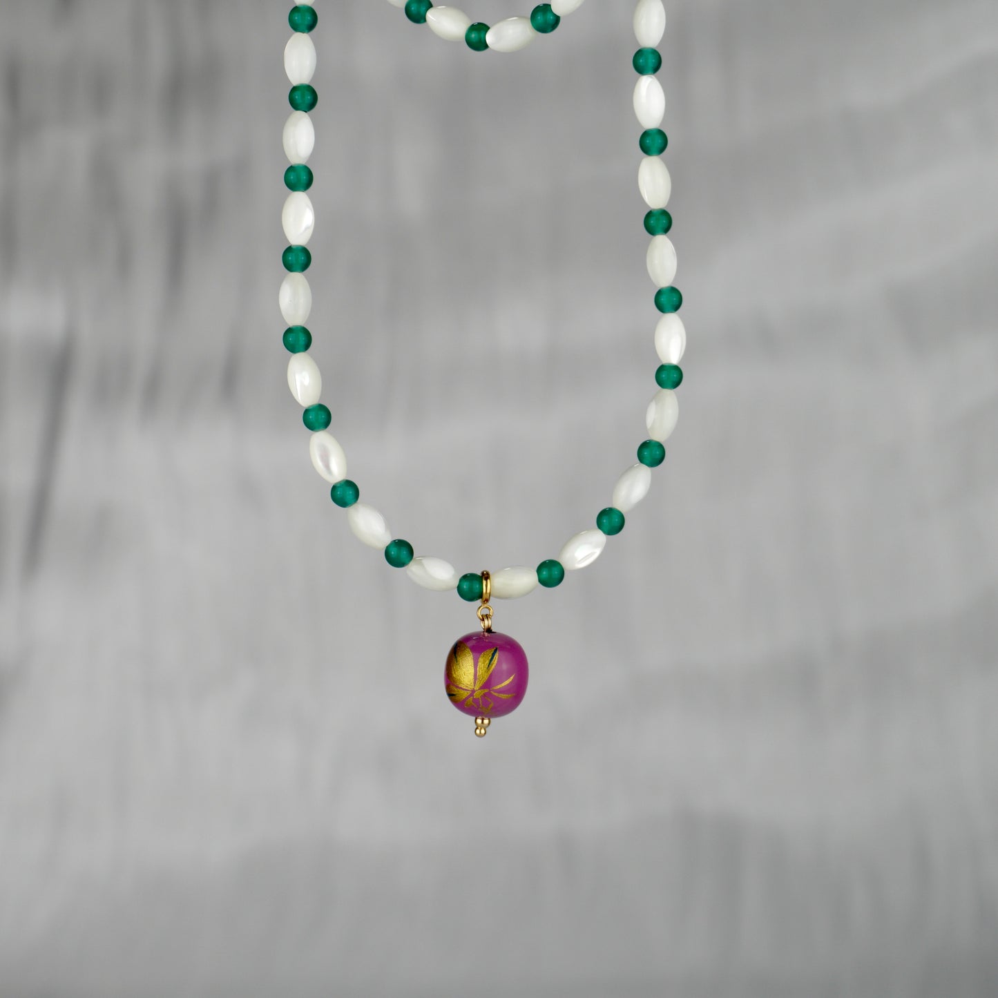 Lacquer Green Agate Shell Golden Butterfly Bead Purple Necklace