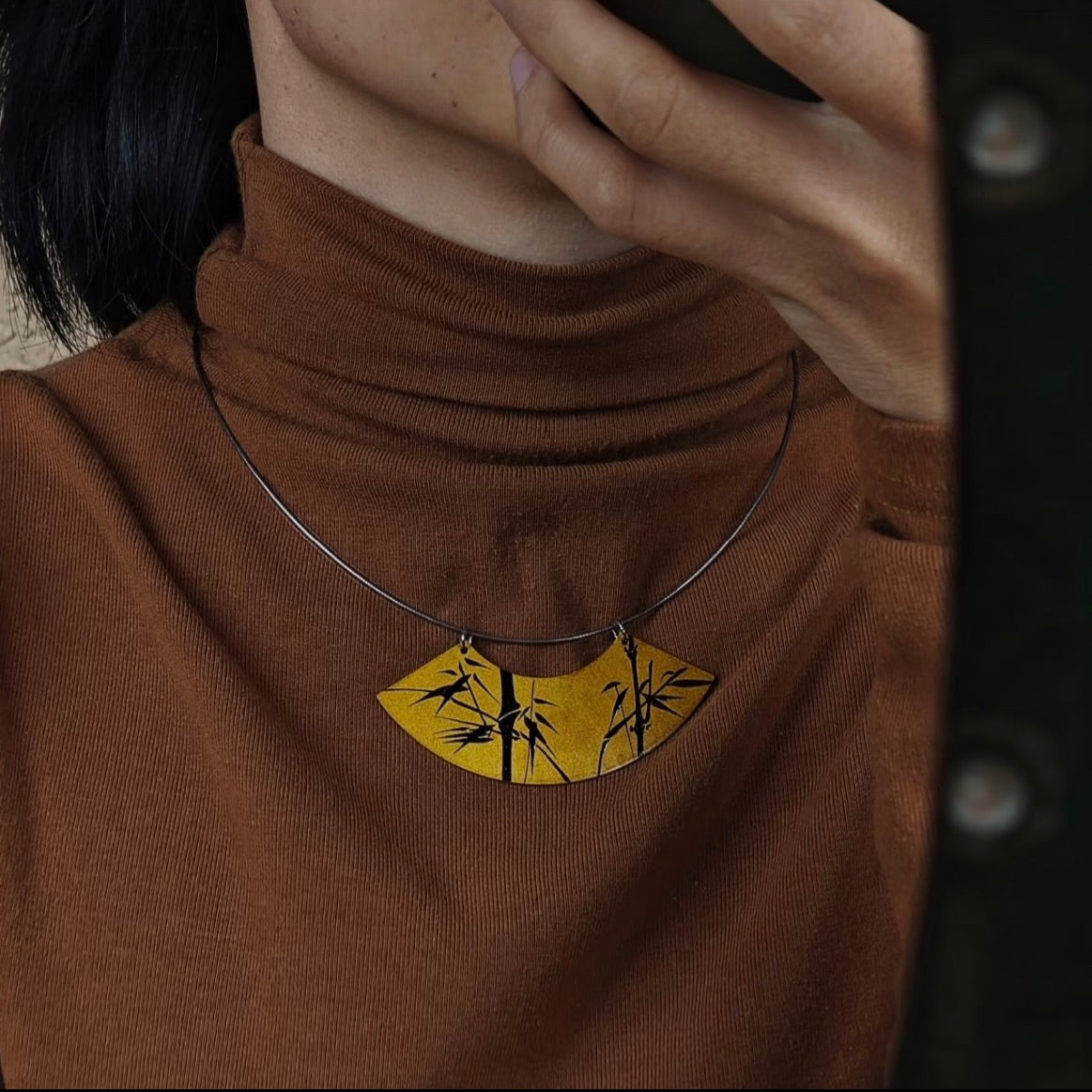 Lacquerware Fanning Necklace