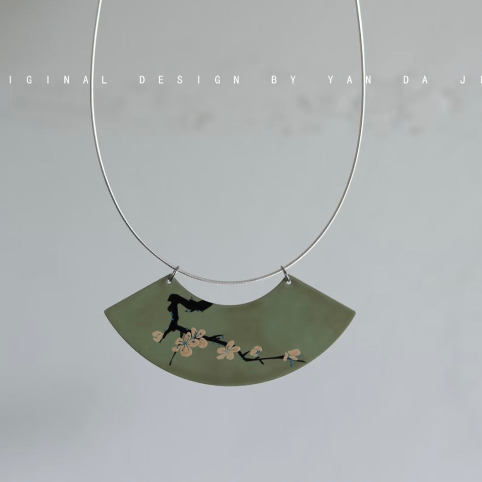 Lacquer Green Fanning Pendant Summer Plum Blossom Necklace