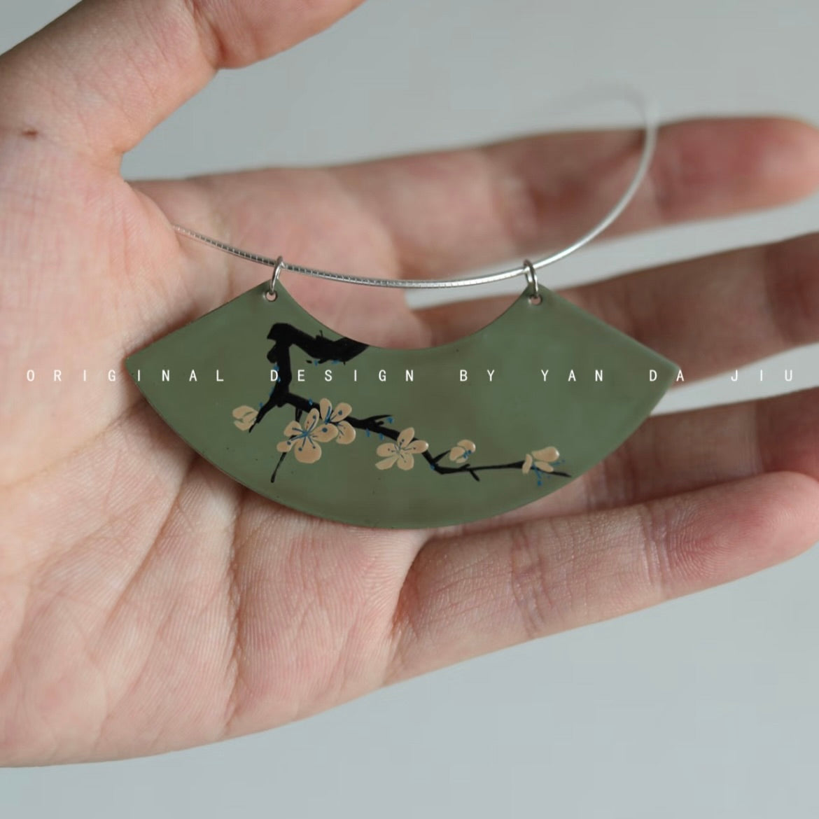 Lacquer Green Fanning Pendant Summer Plum Blossom Necklace
