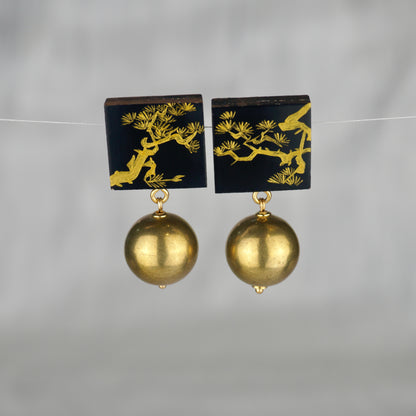 Lacquer Golden Pine Tree Black Stud Earrings