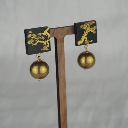 Lacquer Golden Pine Tree Black Stud Earrings