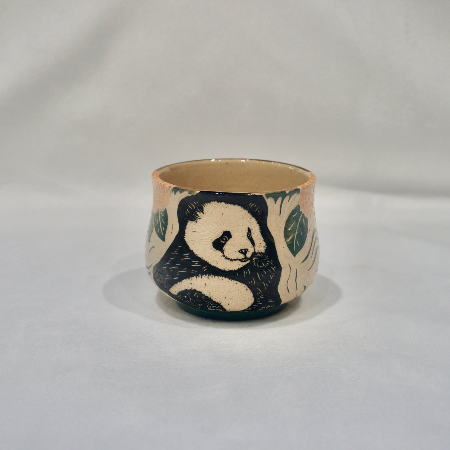 Panda Hydrangea Round Cup Small